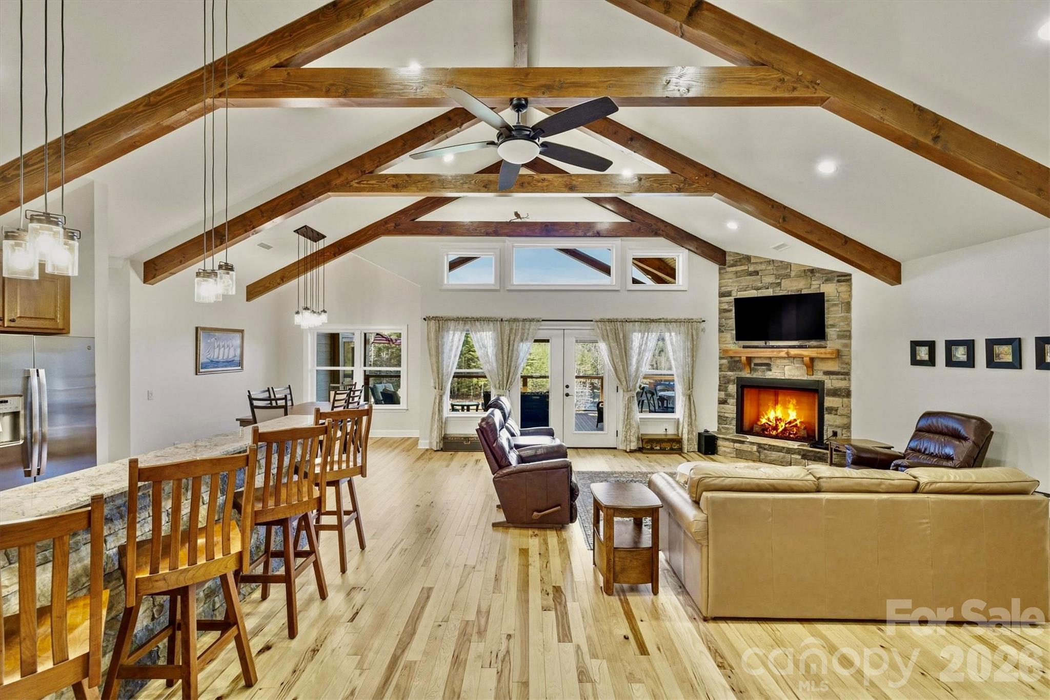 1510 Royal Lane — Lenoir
