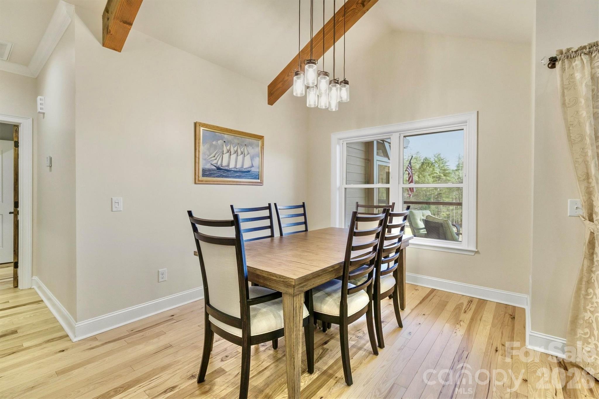 1510 Royal Lane — Lenoir