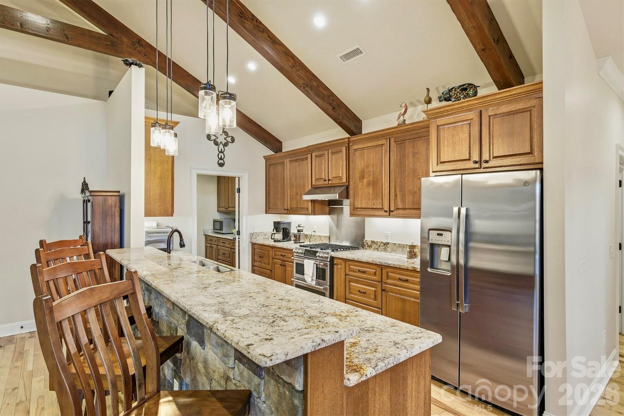 1510 Royal Lane — Lenoir