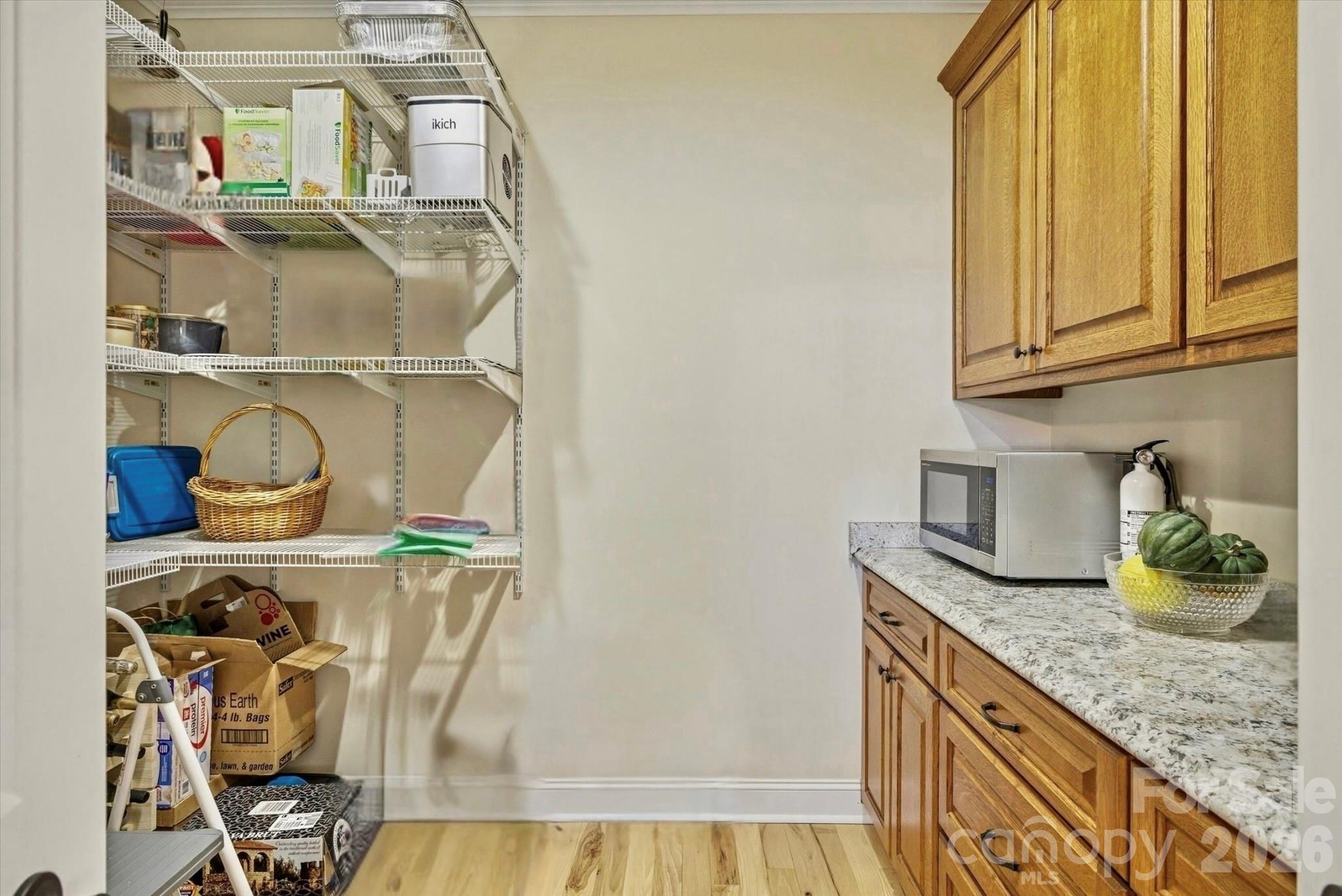 1510 Royal Lane — Lenoir