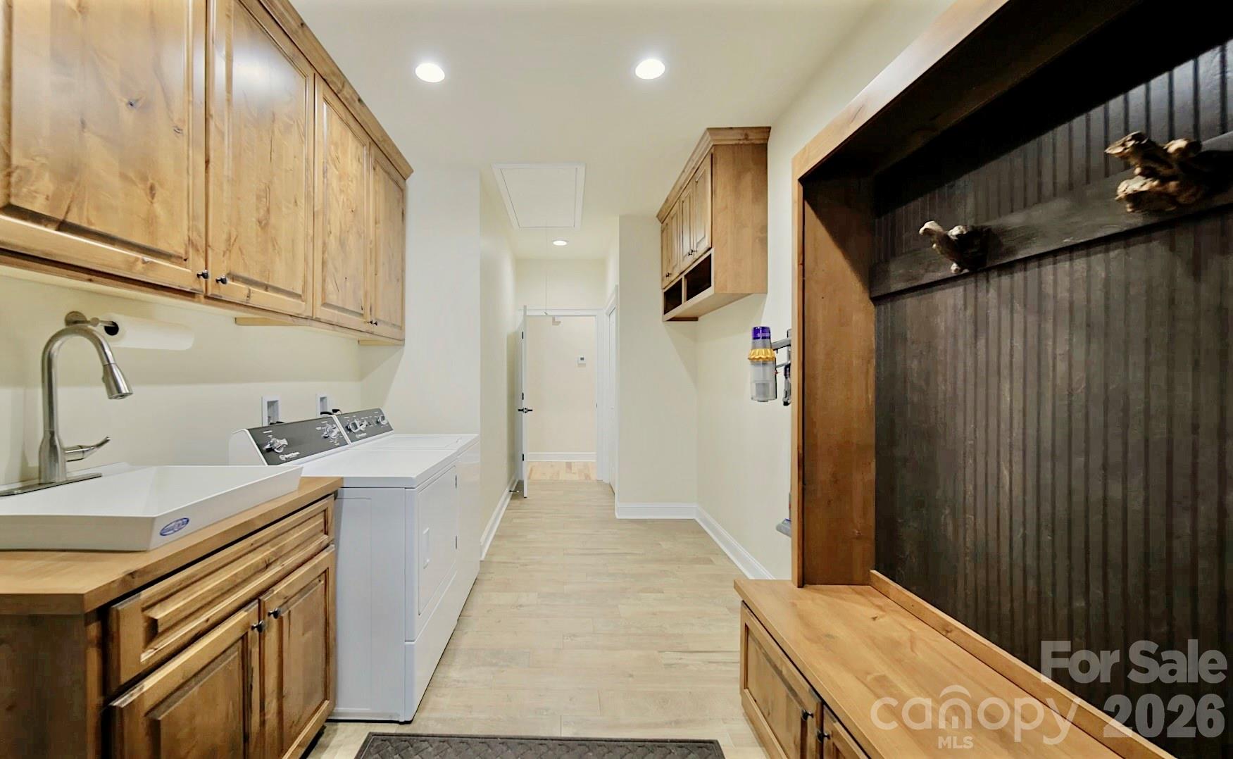 1510 Royal Lane — Lenoir