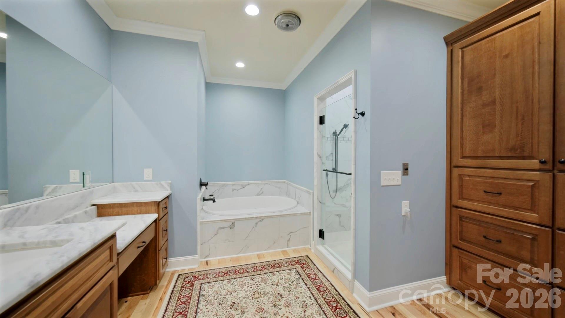 1510 Royal Lane — Lenoir