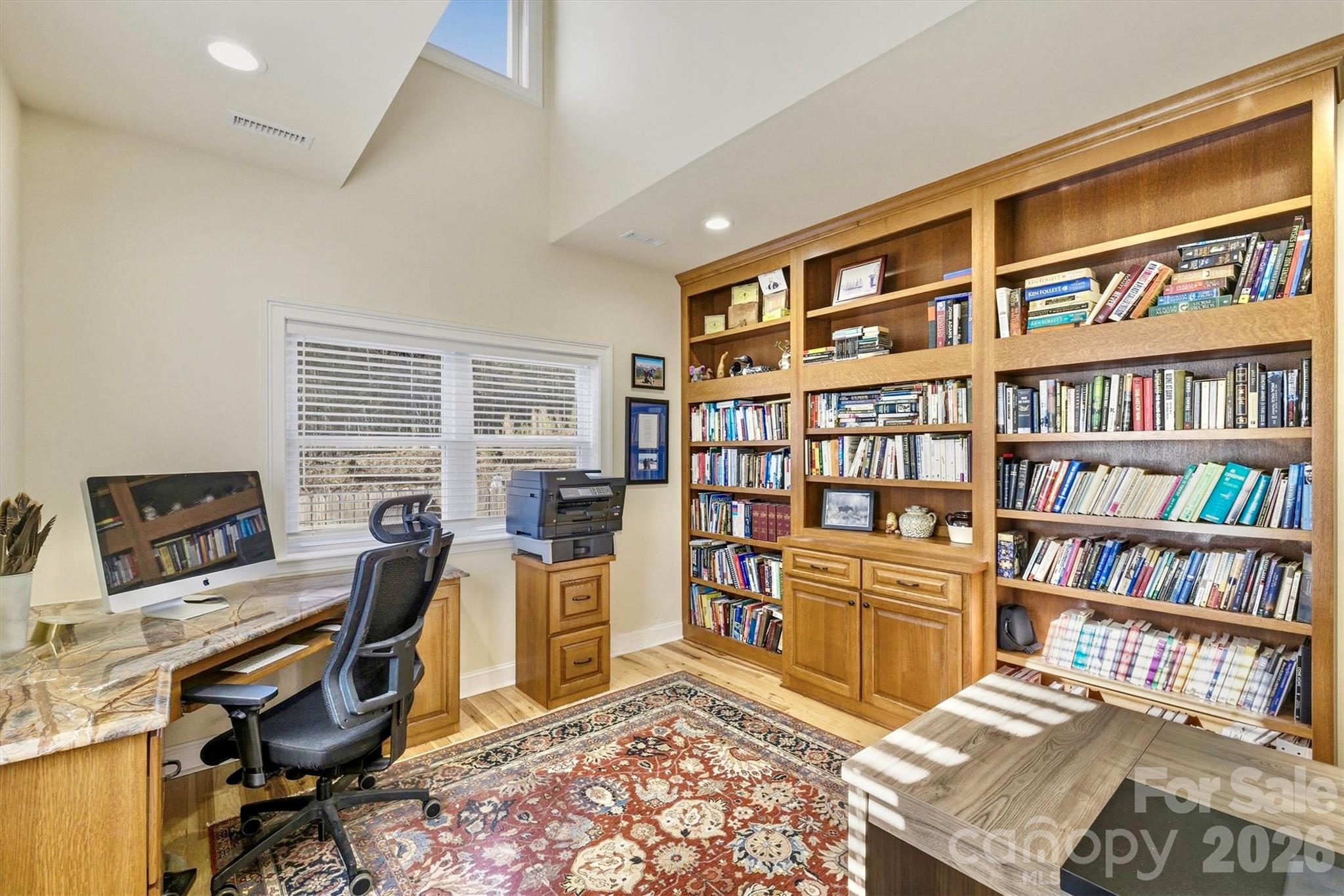 1510 Royal Lane — Lenoir