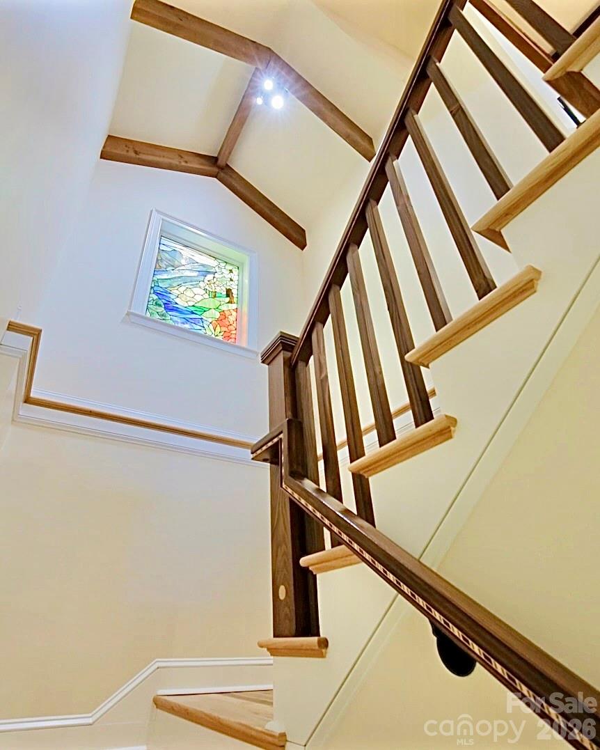1510 Royal Lane — Lenoir