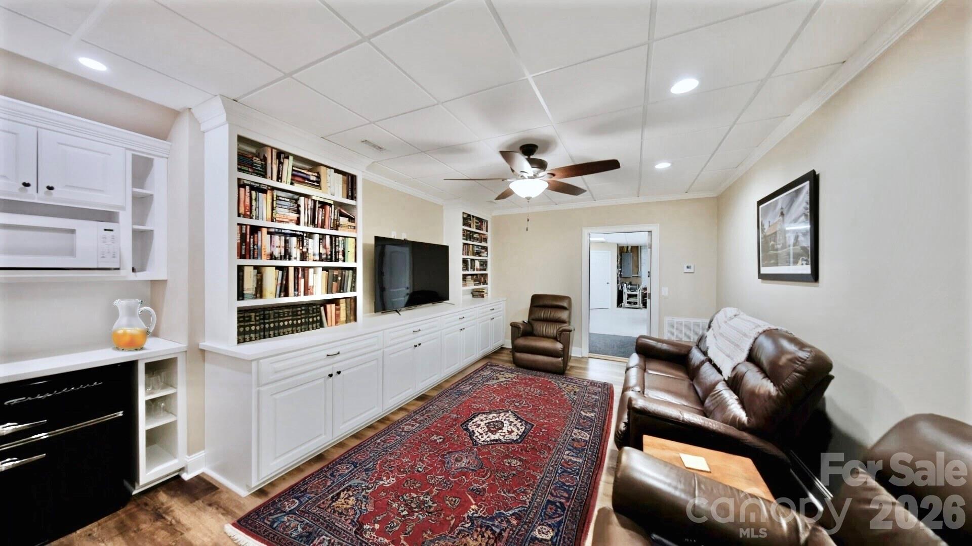 1510 Royal Lane — Lenoir