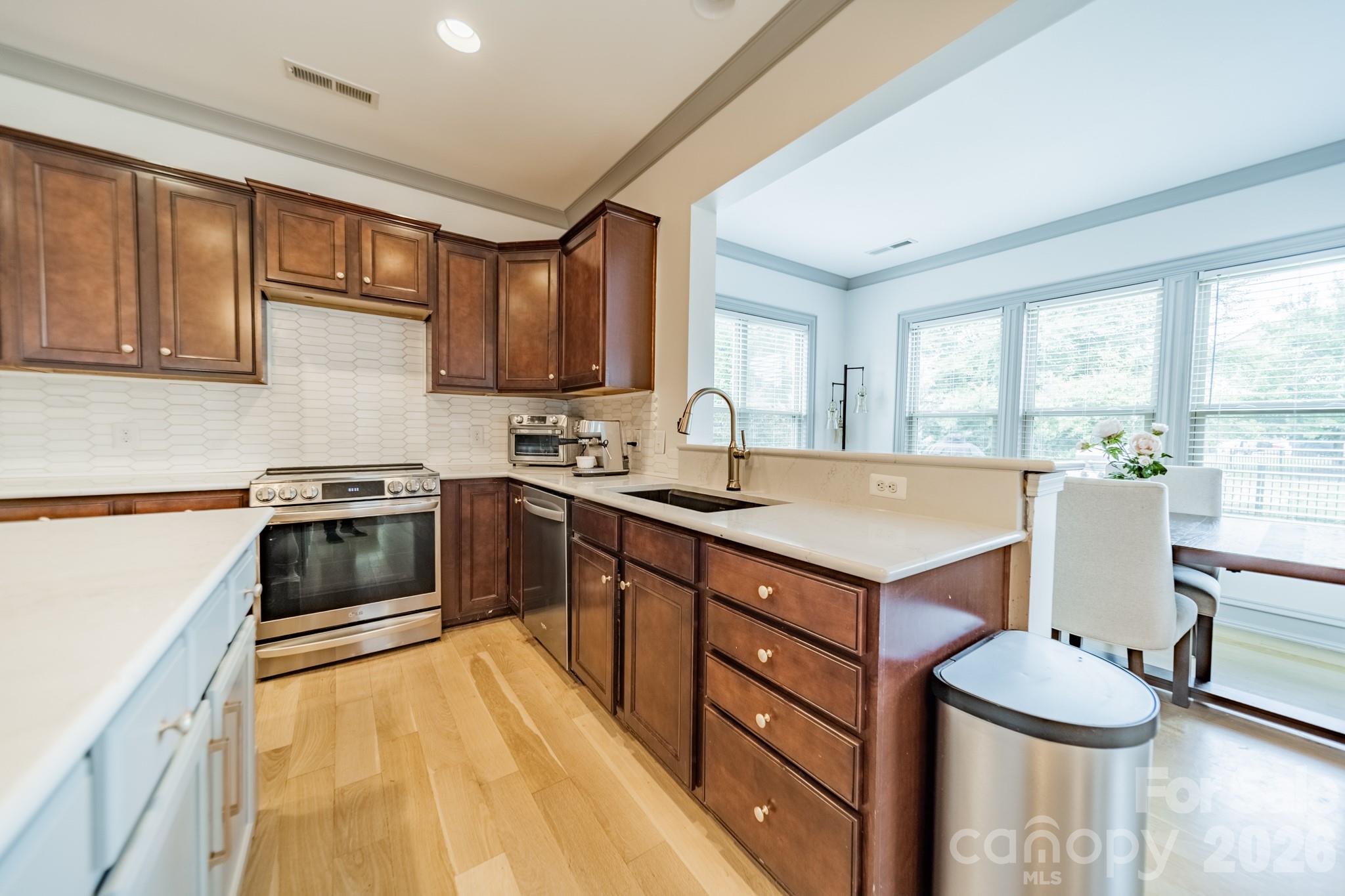 15215 Colonial Park Drive — Huntersville