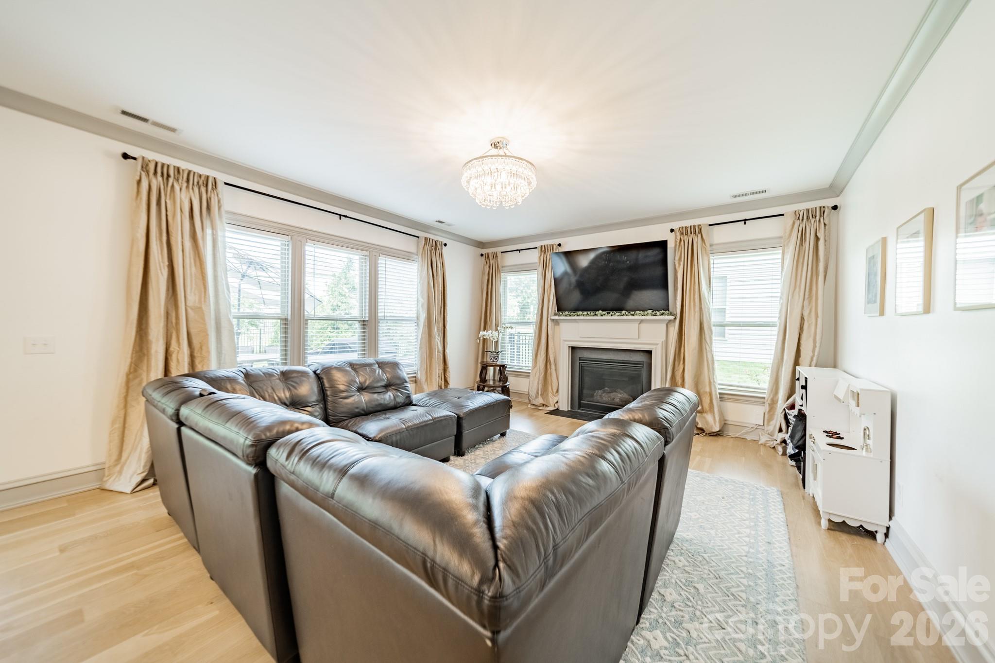 15215 Colonial Park Drive — Huntersville