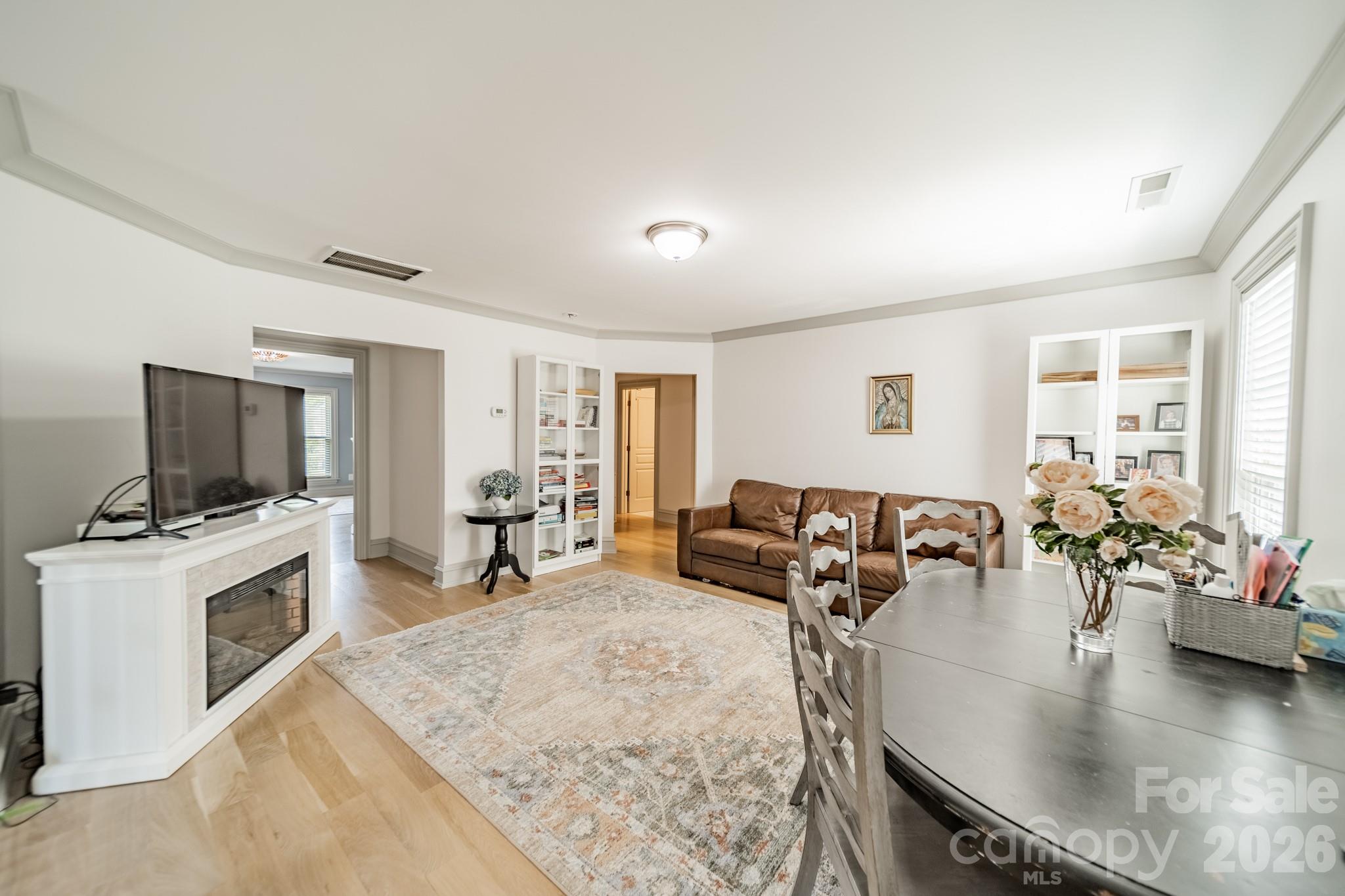 15215 Colonial Park Drive — Huntersville