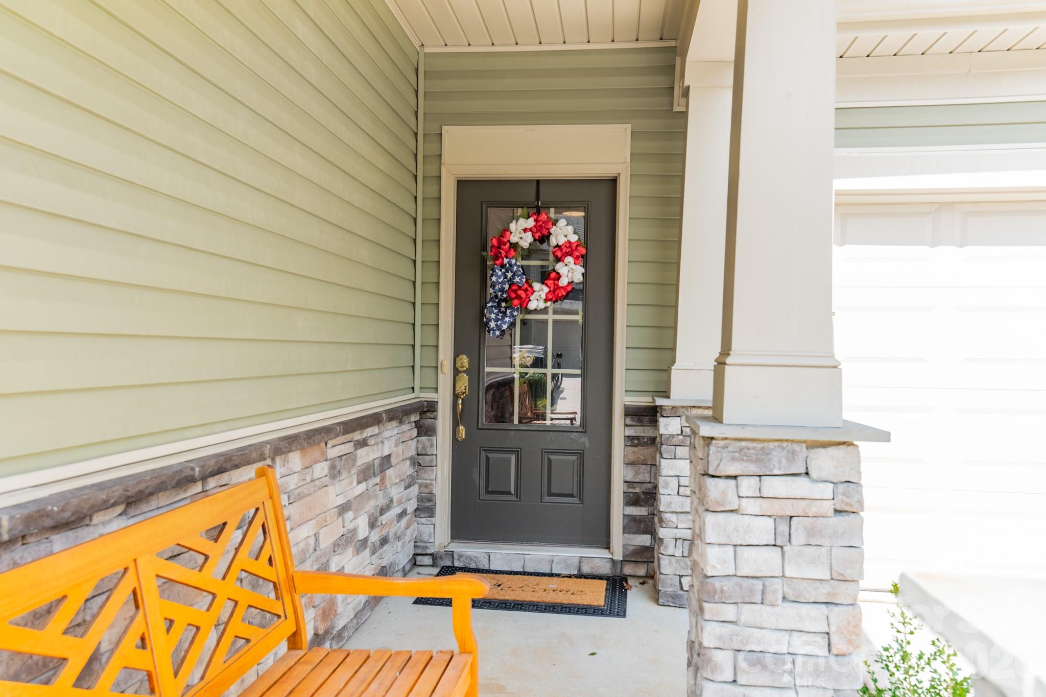 15215 Colonial Park Drive — Huntersville