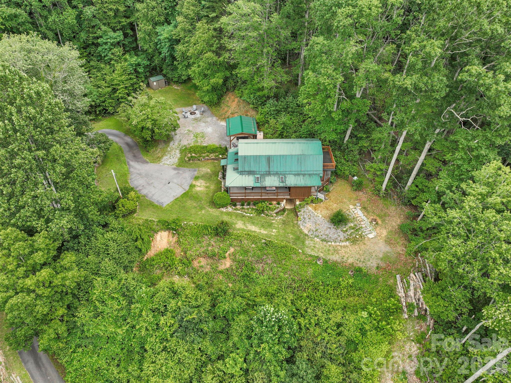 1901 Blue Rock Road — Burnsville