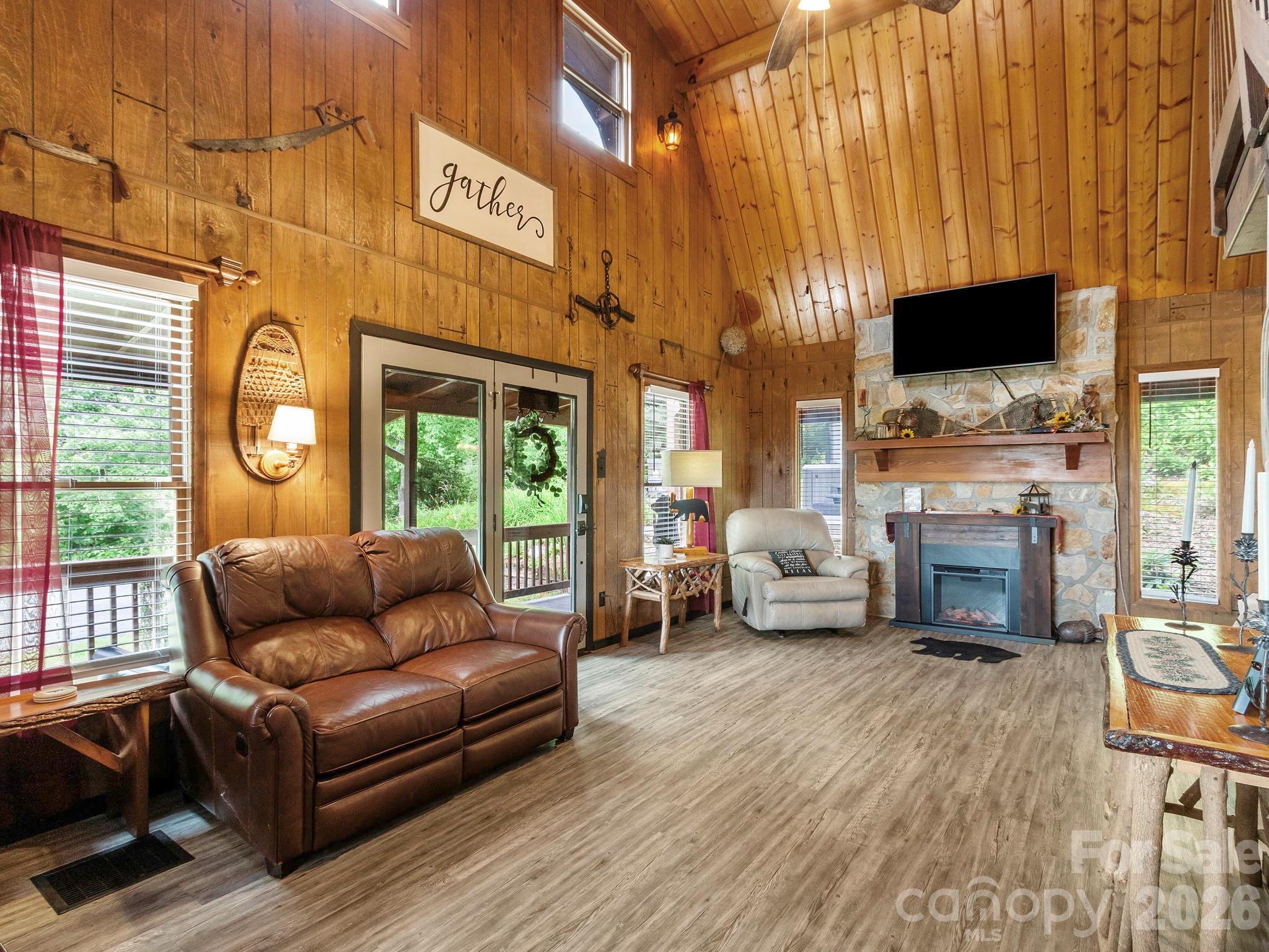 1901 Blue Rock Road — Burnsville
