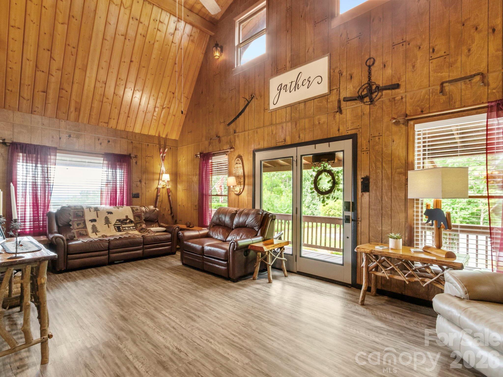 1901 Blue Rock Road — Burnsville