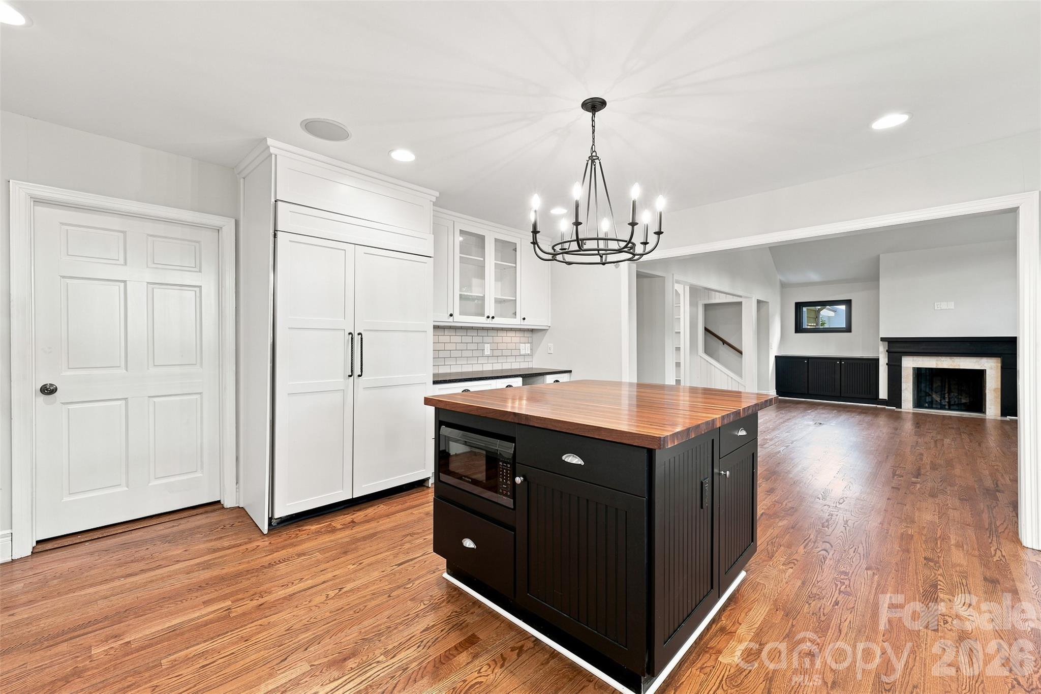 4467 Woodlark Lane — Charlotte