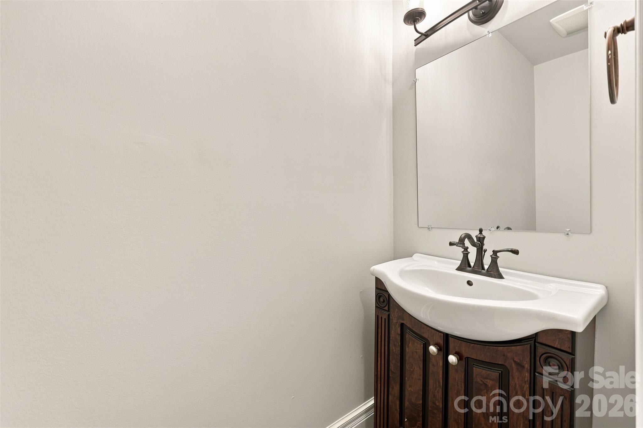 4467 Woodlark Lane — Charlotte