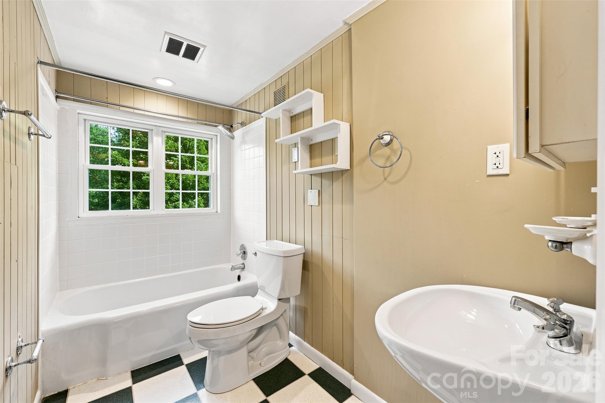 4467 Woodlark Lane — Charlotte