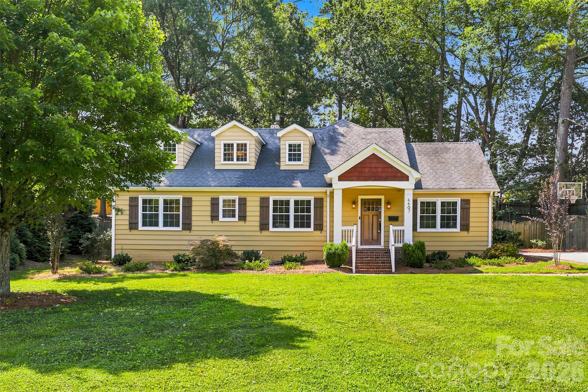 4467 Woodlark Lane — Charlotte