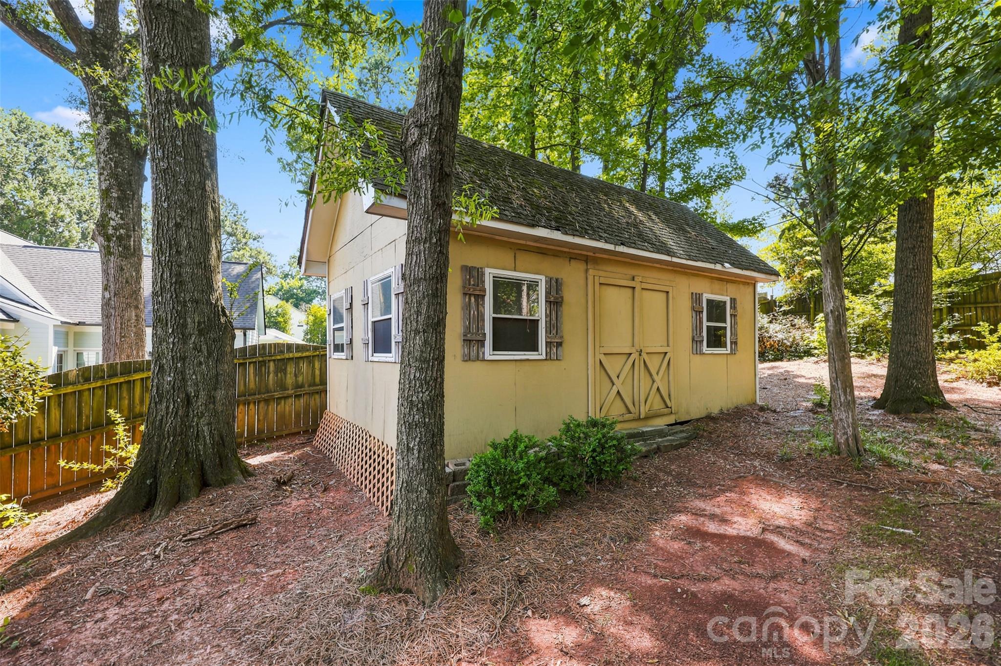 4467 Woodlark Lane — Charlotte