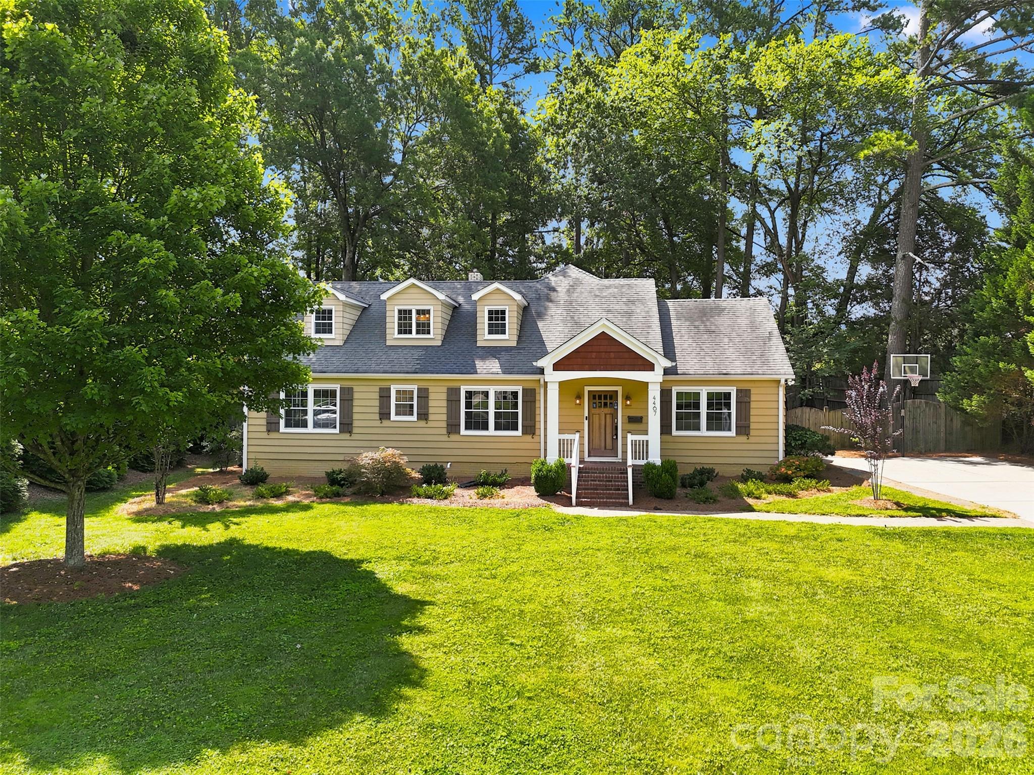 4467 Woodlark Lane — Charlotte