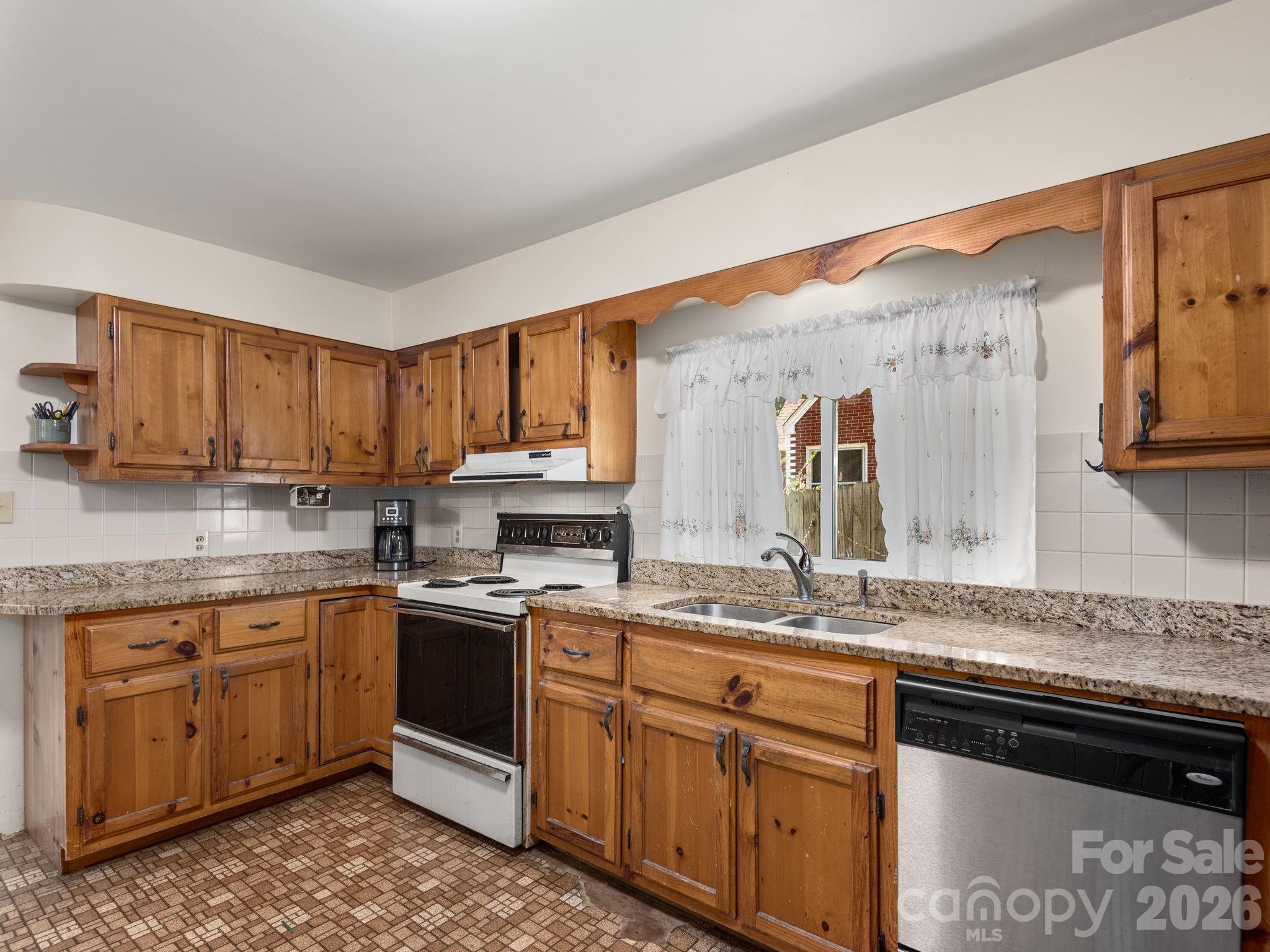 44 Bear Creek Road — Asheville