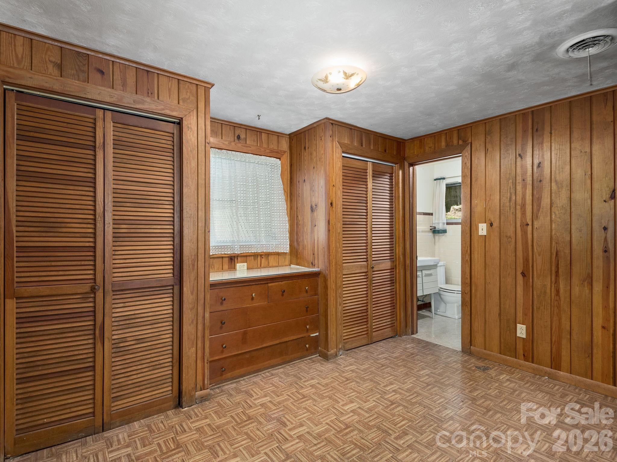 44 Bear Creek Road — Asheville