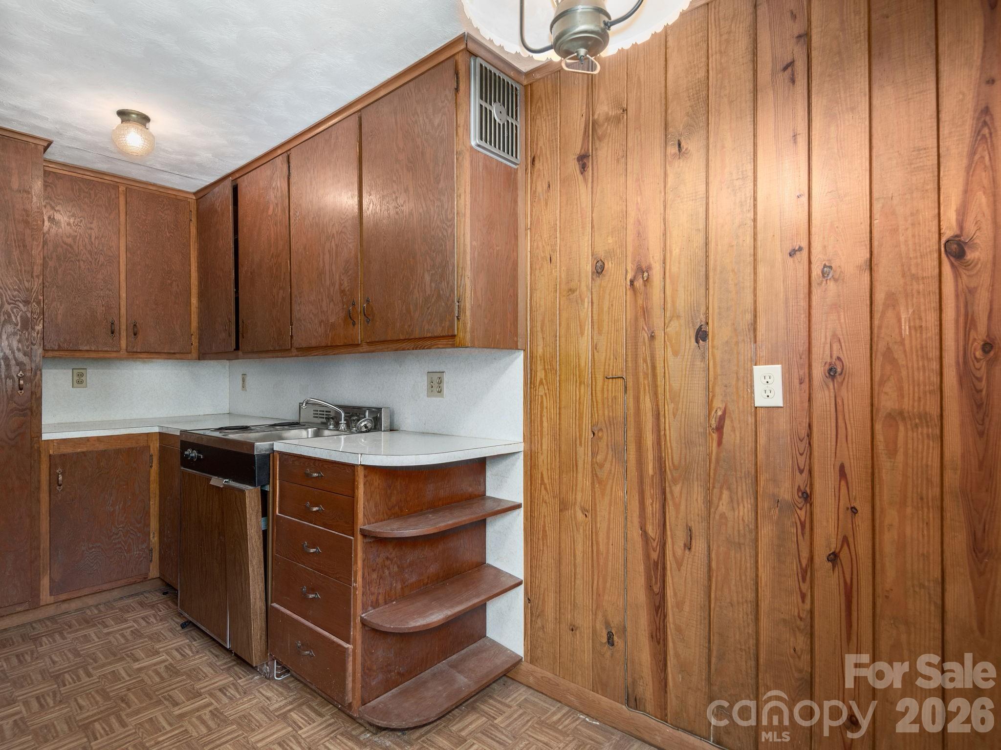 44 Bear Creek Road — Asheville