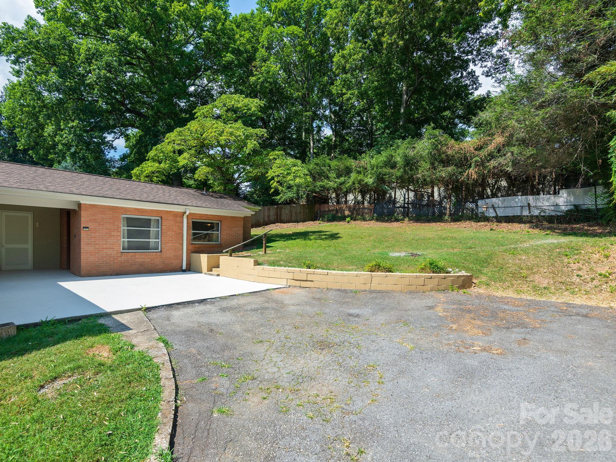 44 Bear Creek Road — Asheville