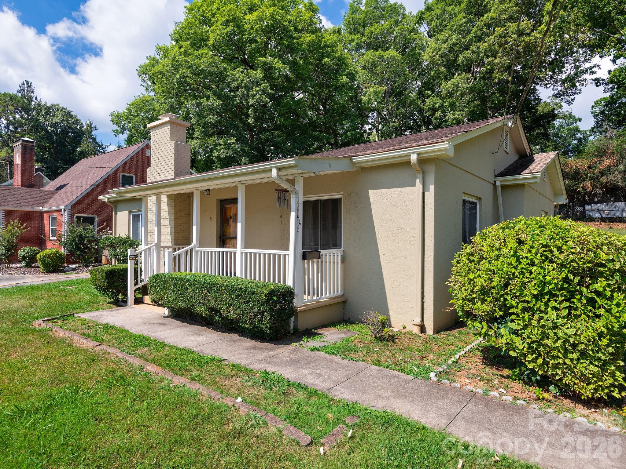 44 Bear Creek Road — Asheville