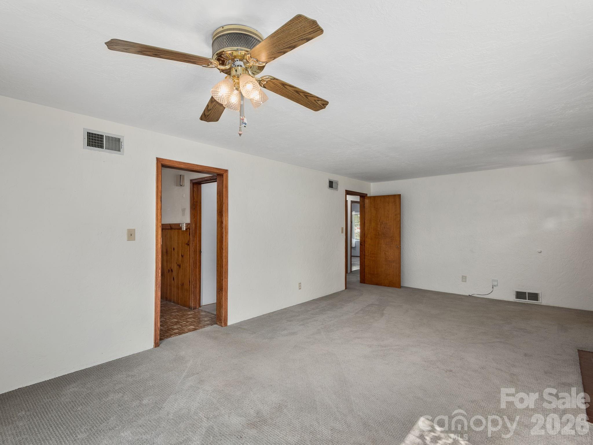 44 Bear Creek Road — Asheville
