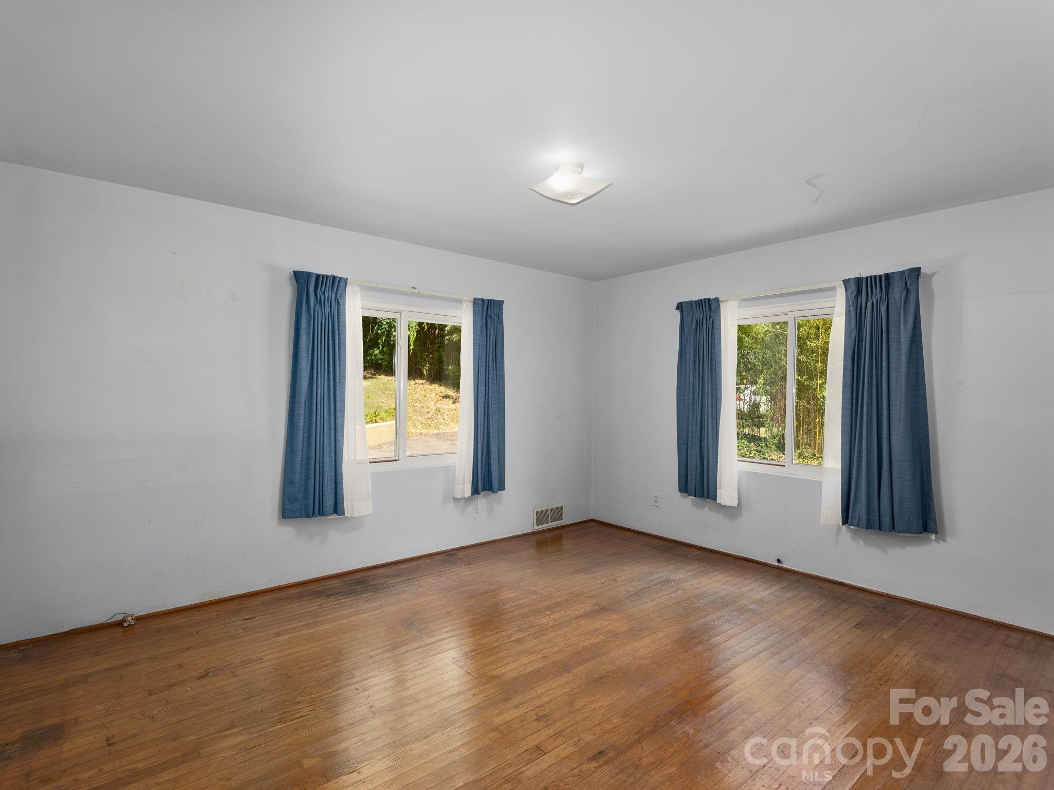 44 Bear Creek Road — Asheville