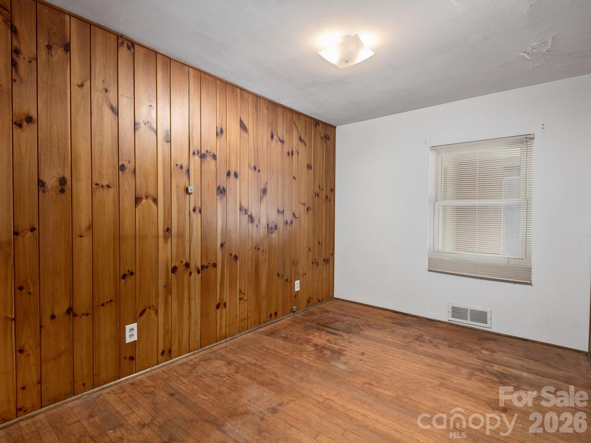 44 Bear Creek Road — Asheville