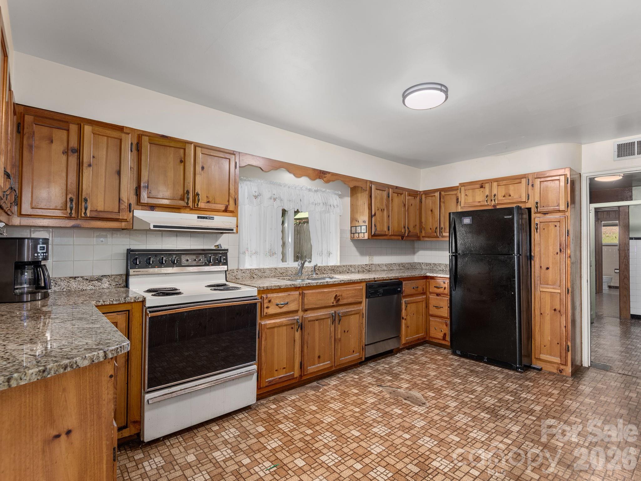 44 Bear Creek Road — Asheville