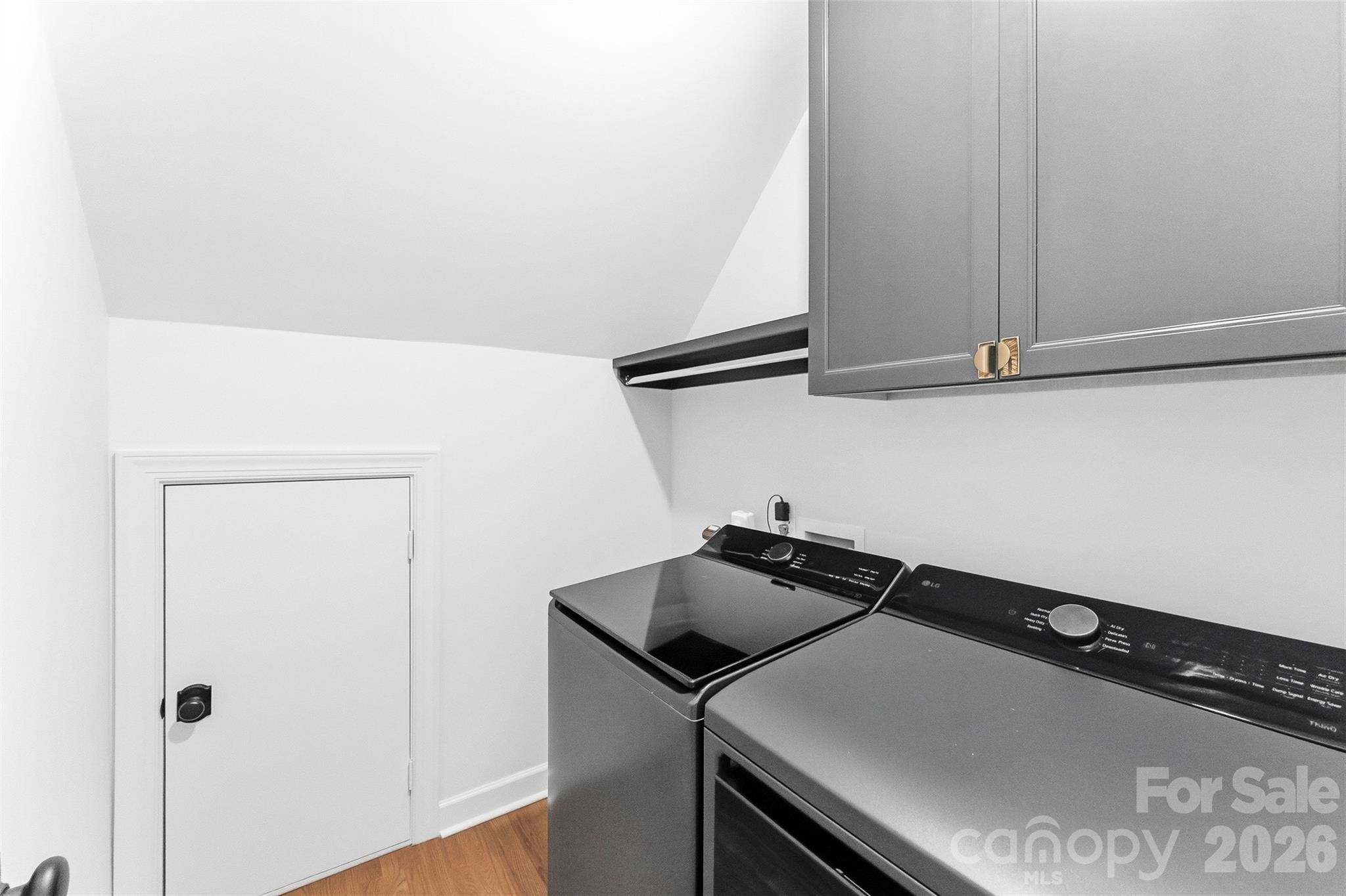 4066 Belle Meade Circle — Belmont