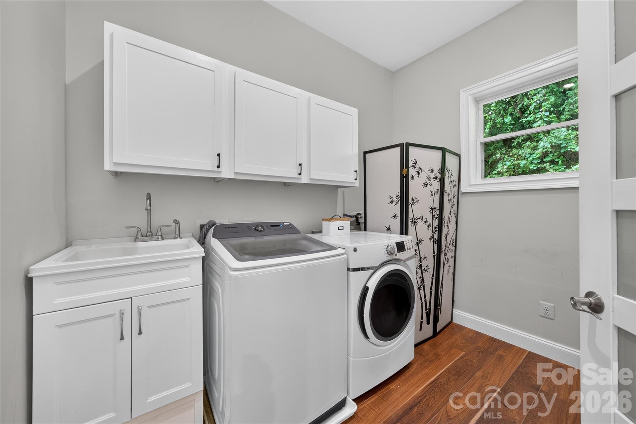 3882 New Leicester Highway — Leicester