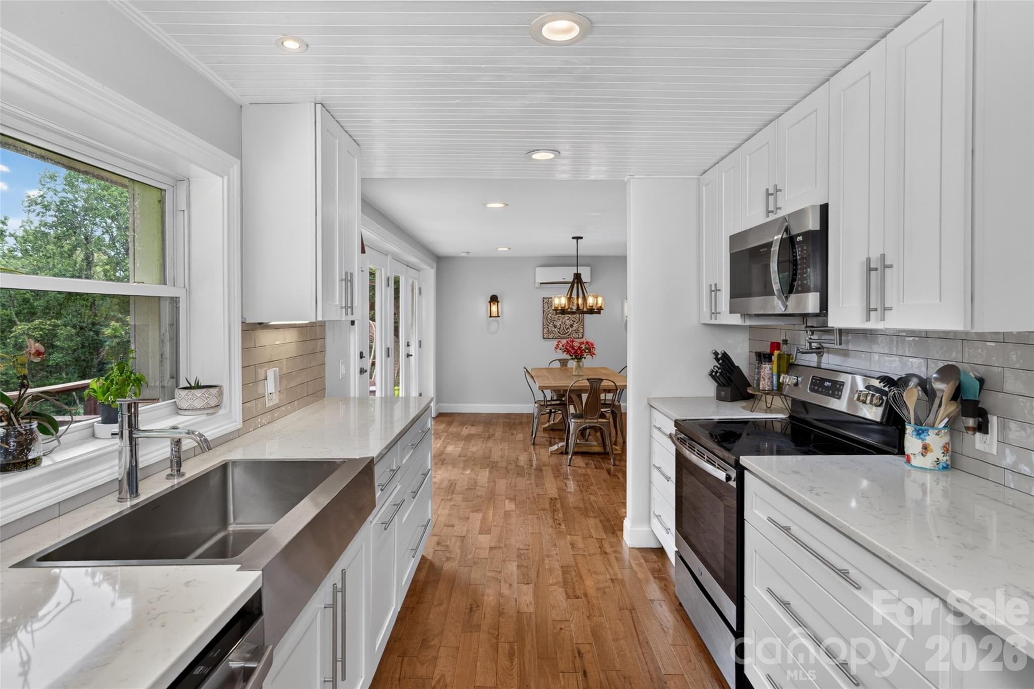 3882 New Leicester Highway — Leicester