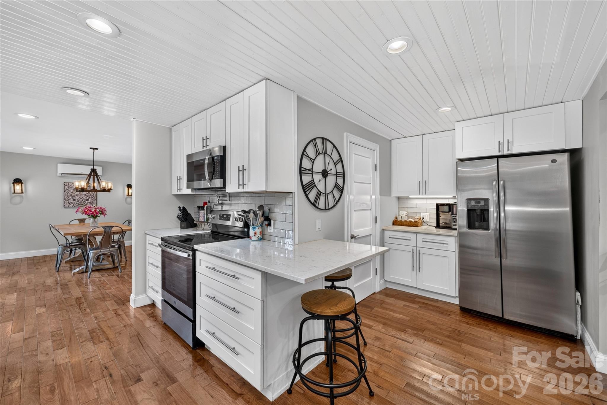 3882 New Leicester Highway — Leicester
