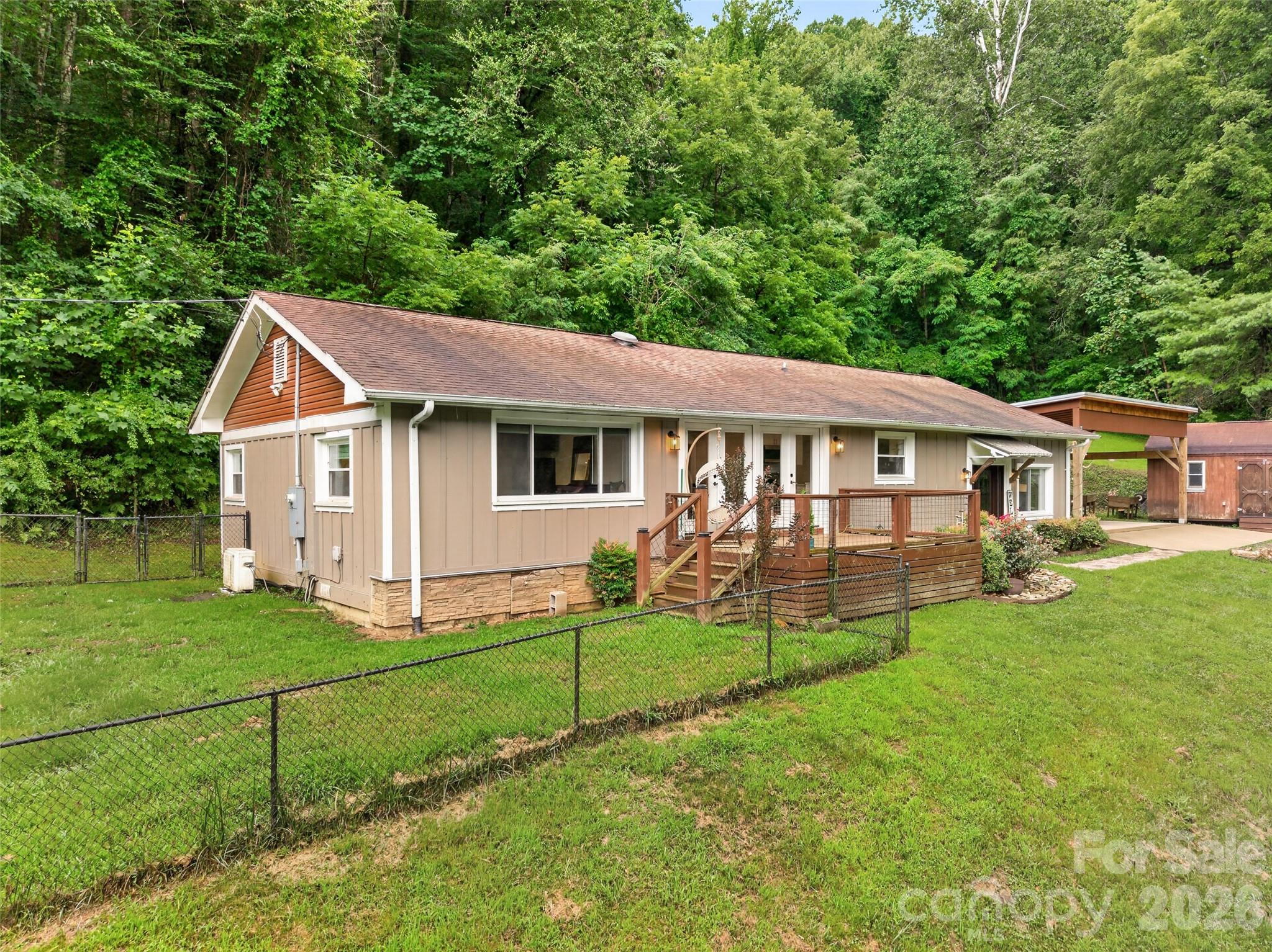 3882 New Leicester Highway — Leicester