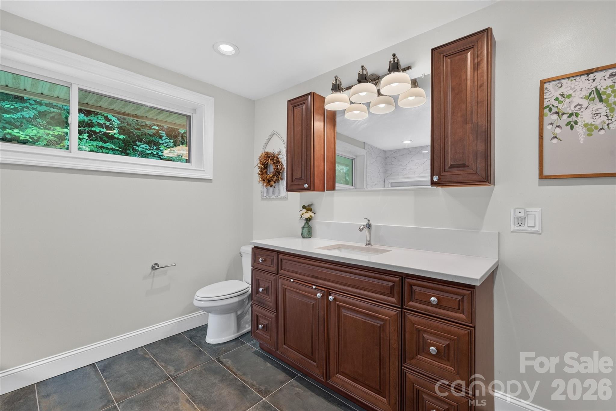 3882 New Leicester Highway — Leicester