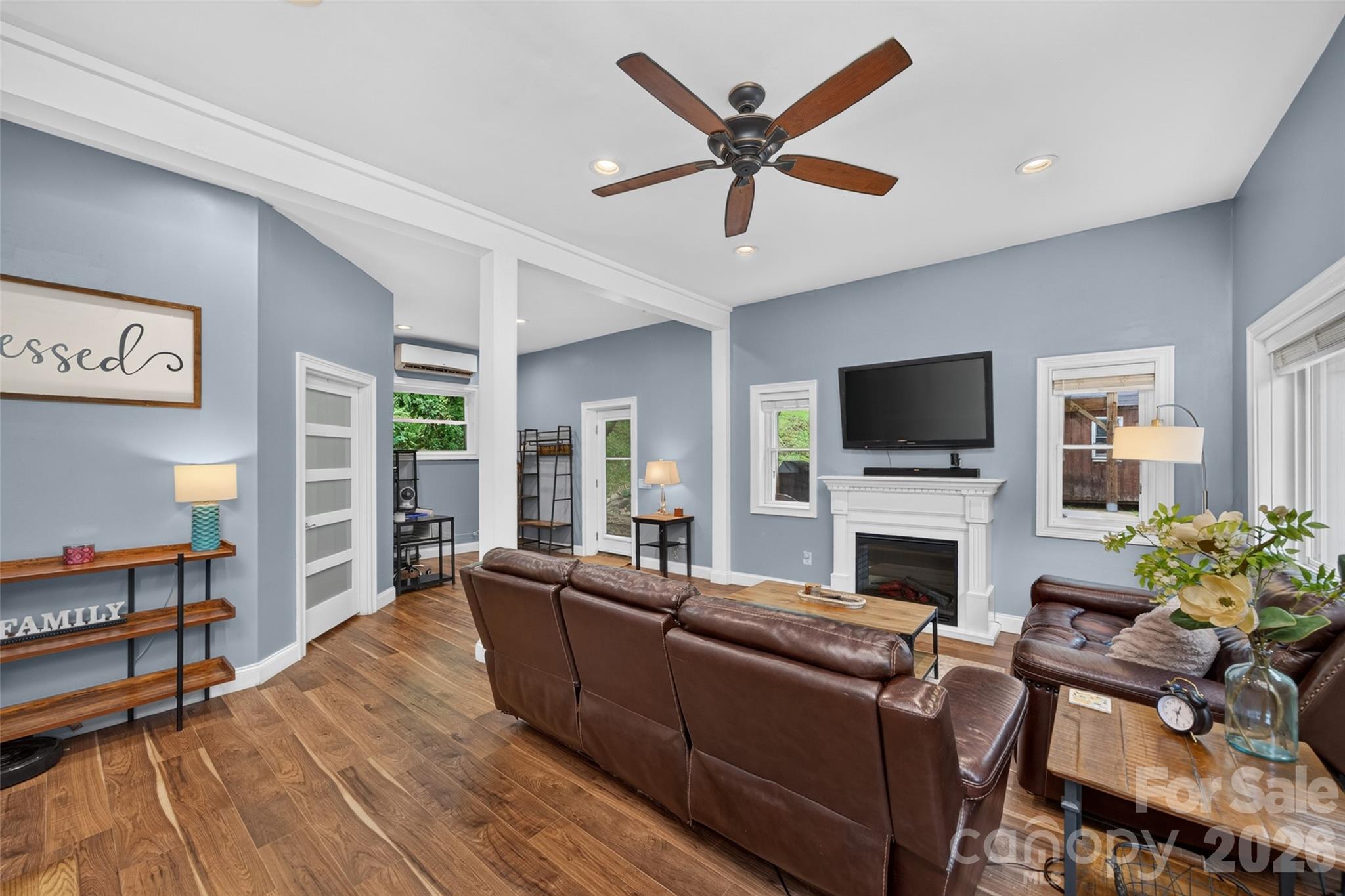 3882 New Leicester Highway — Leicester