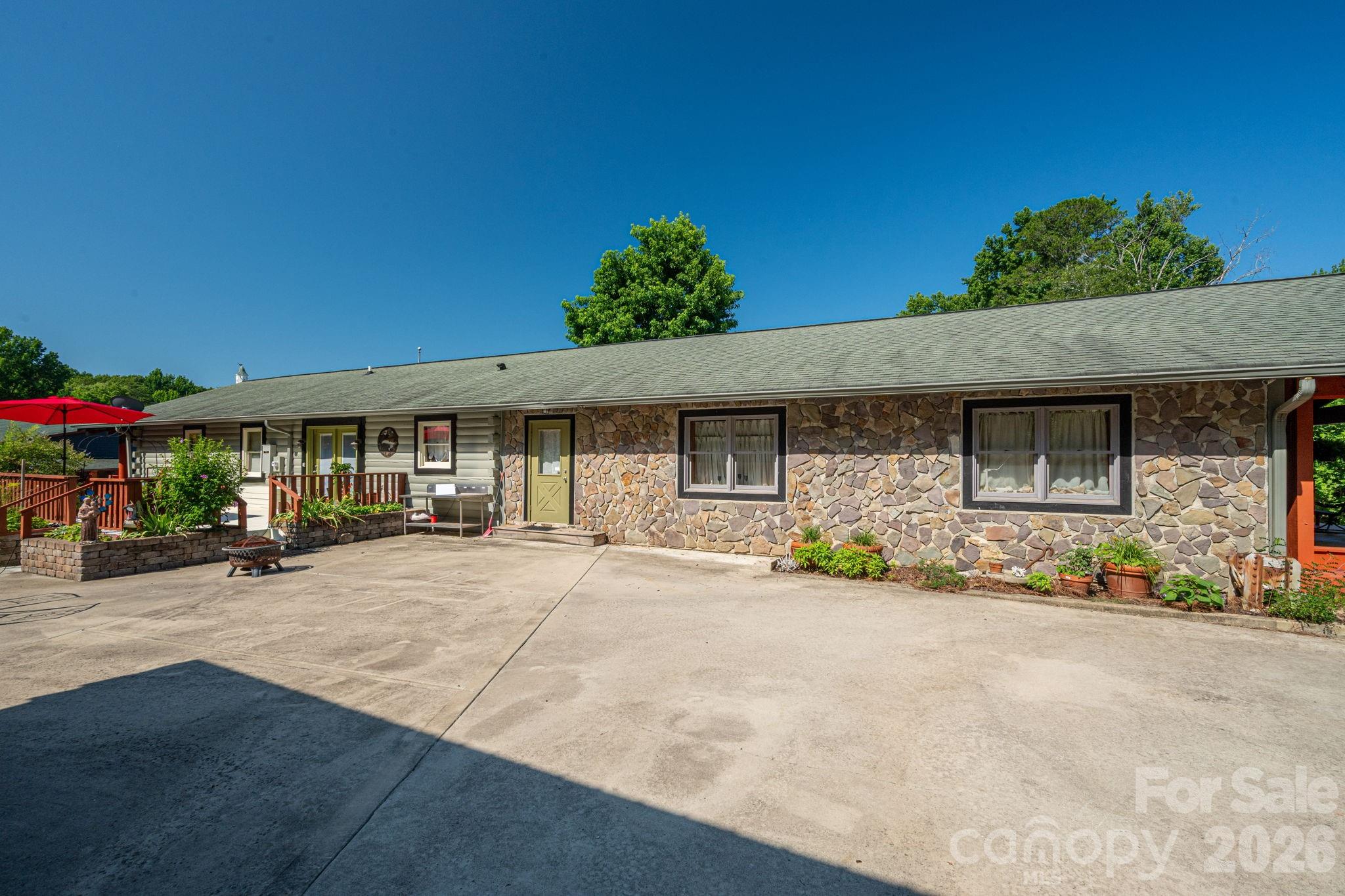 120 Wiggins Lane — Kings Mountain
