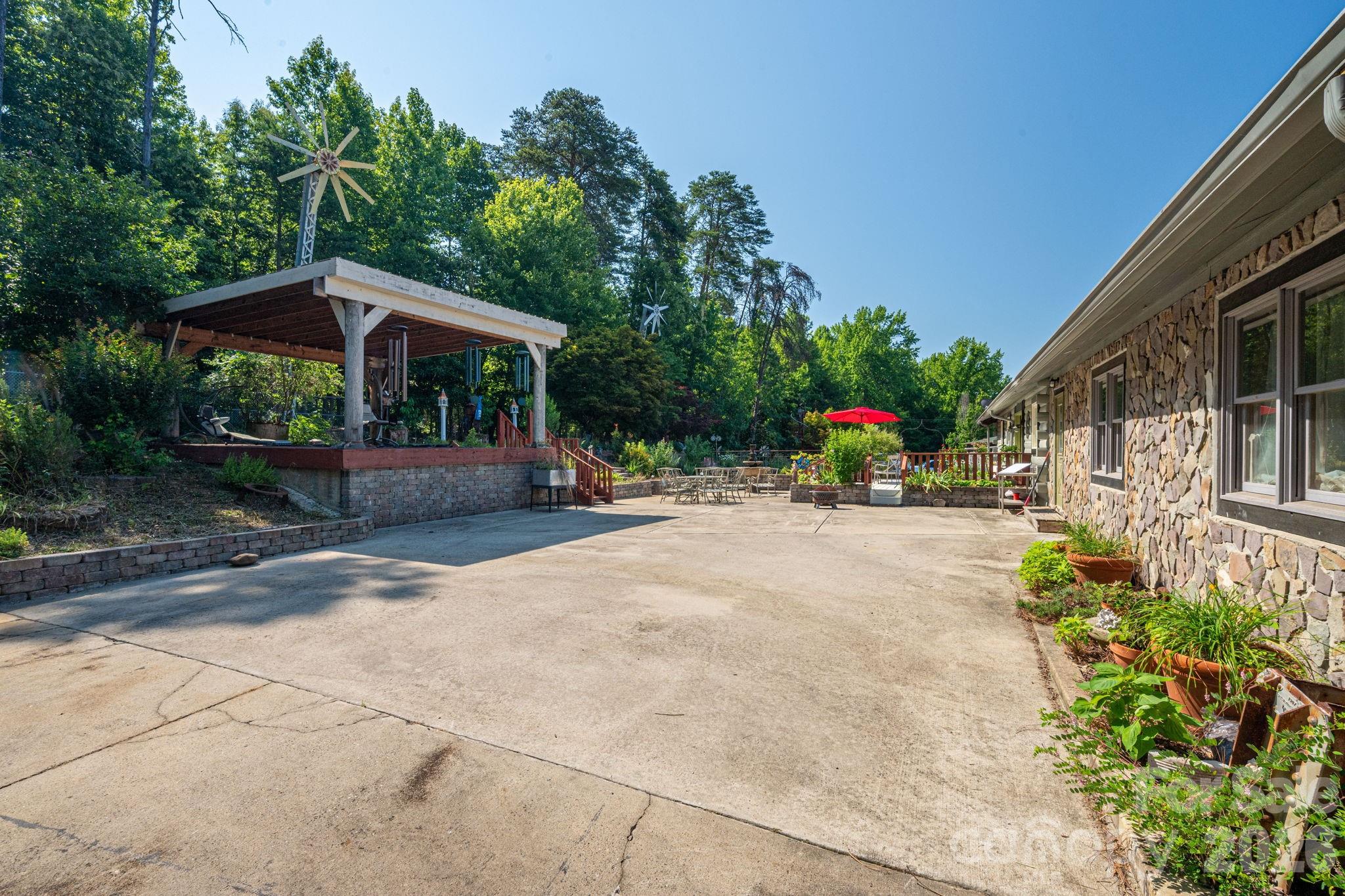 120 Wiggins Lane — Kings Mountain