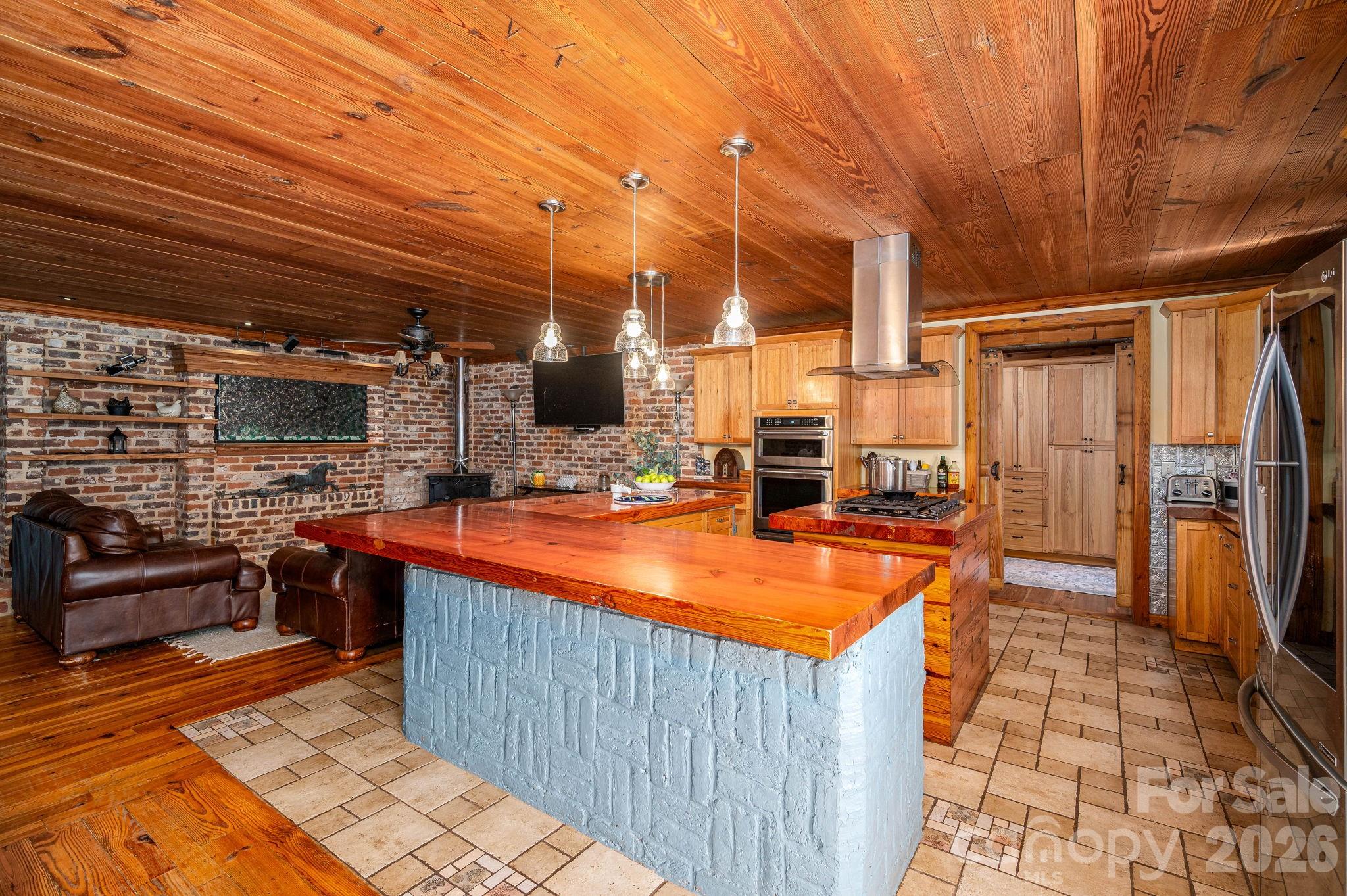 120 Wiggins Lane — Kings Mountain