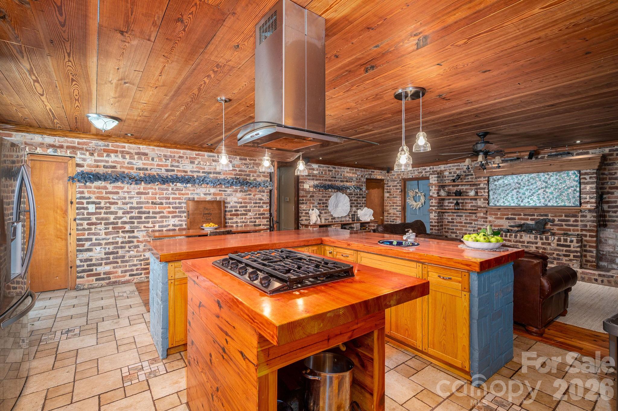 120 Wiggins Lane — Kings Mountain
