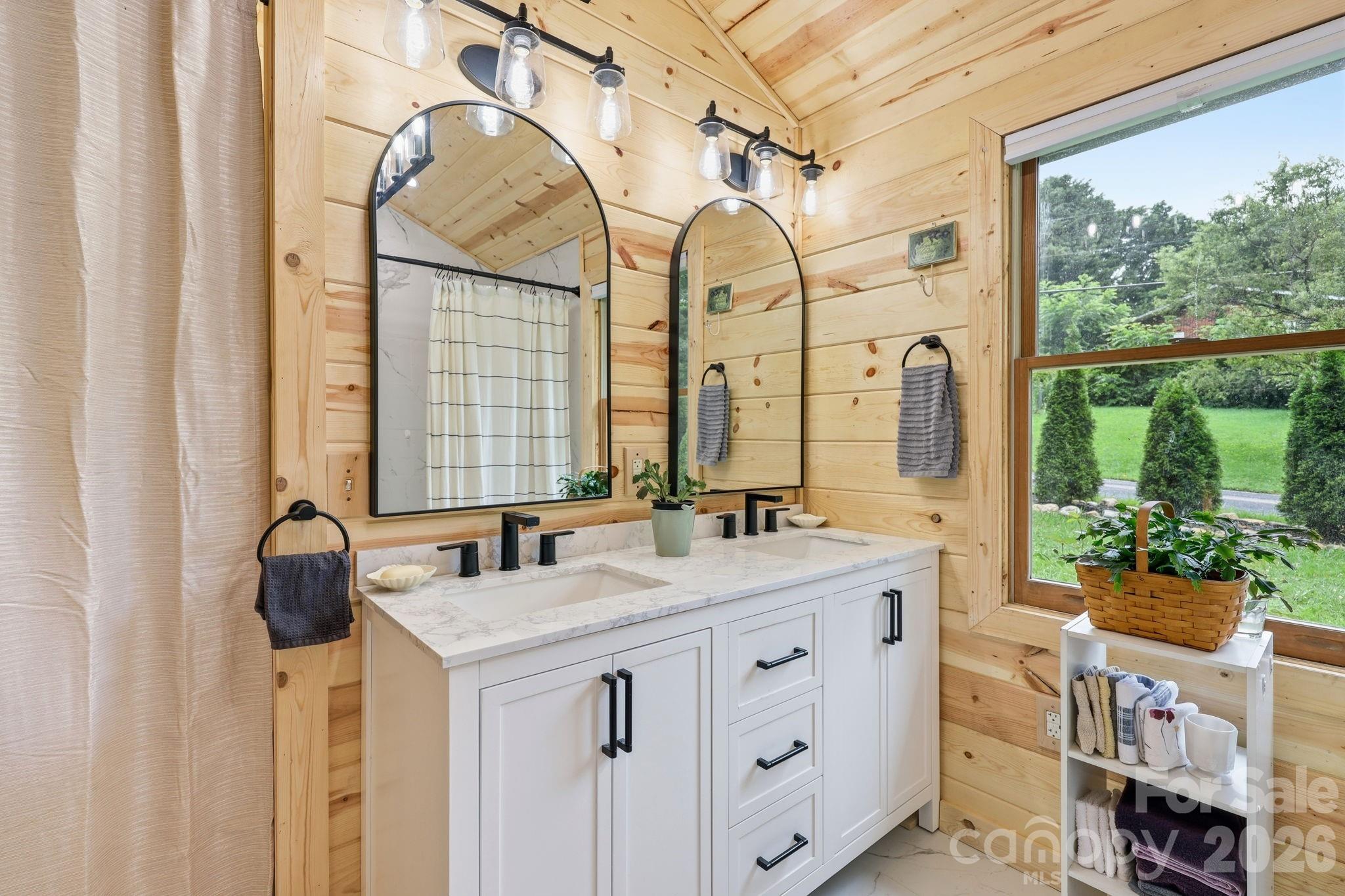 313 Walker Road — Waynesville