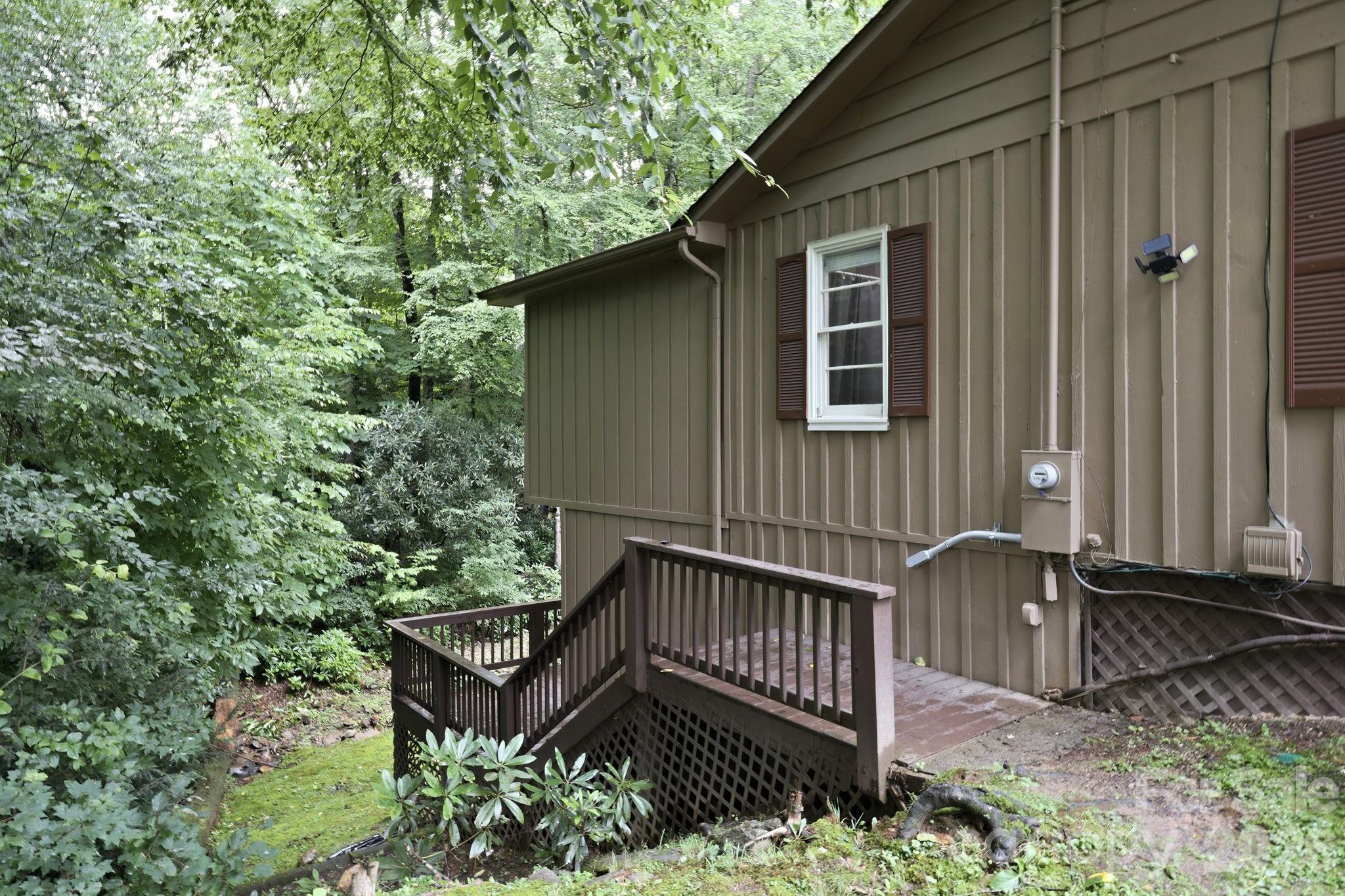 313 Walker Road — Waynesville