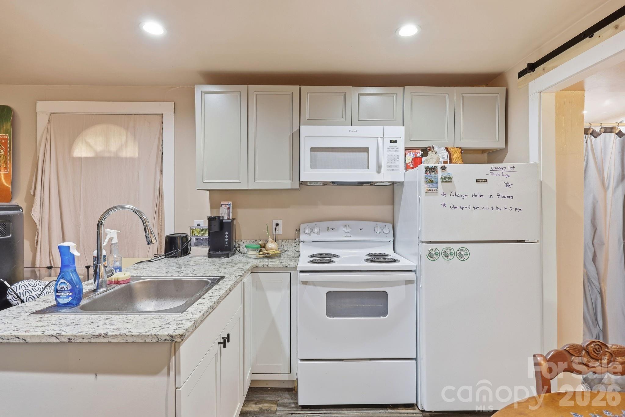 313 Walker Road — Waynesville