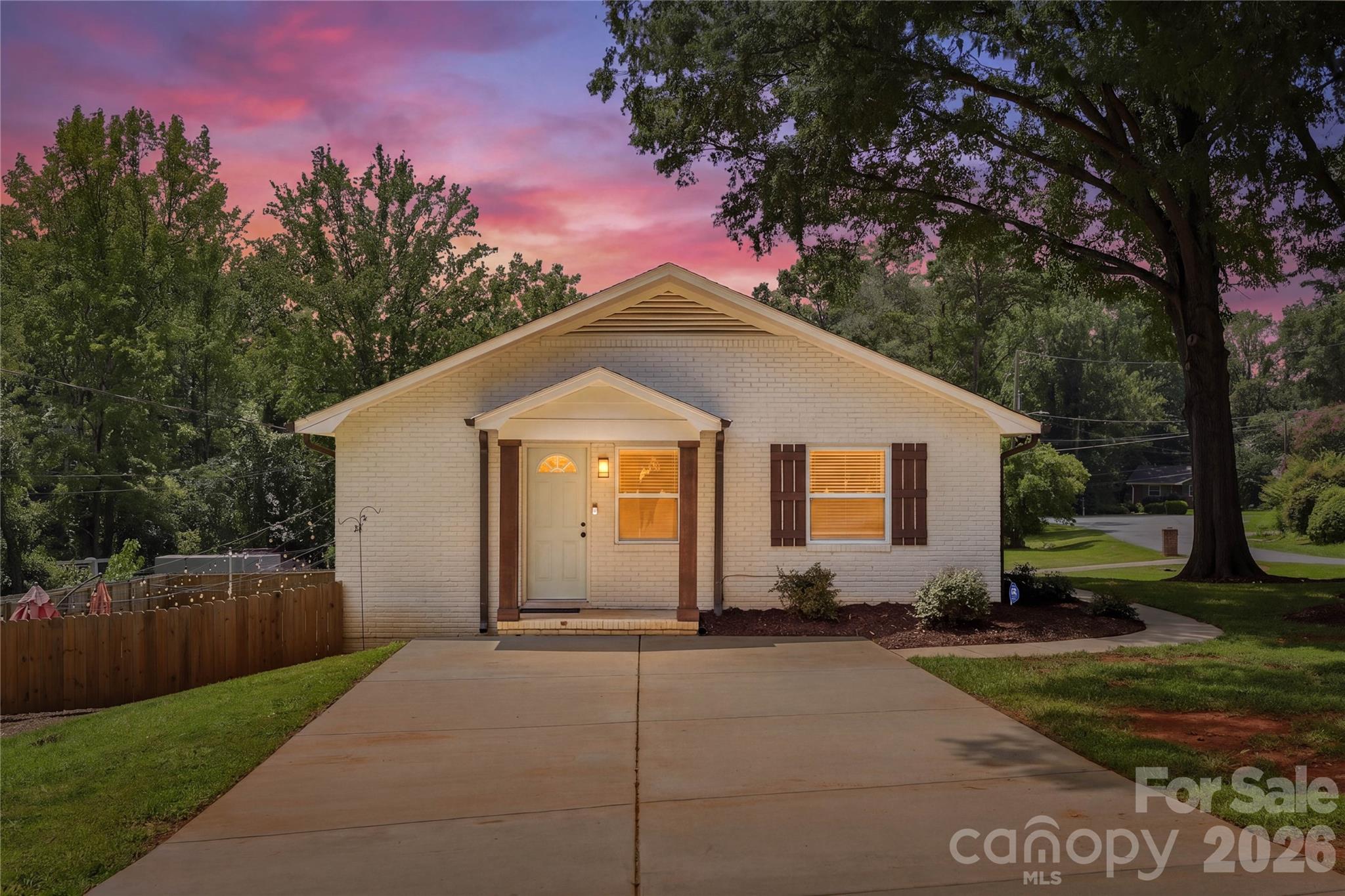 1301 Manchester Lane — Charlotte