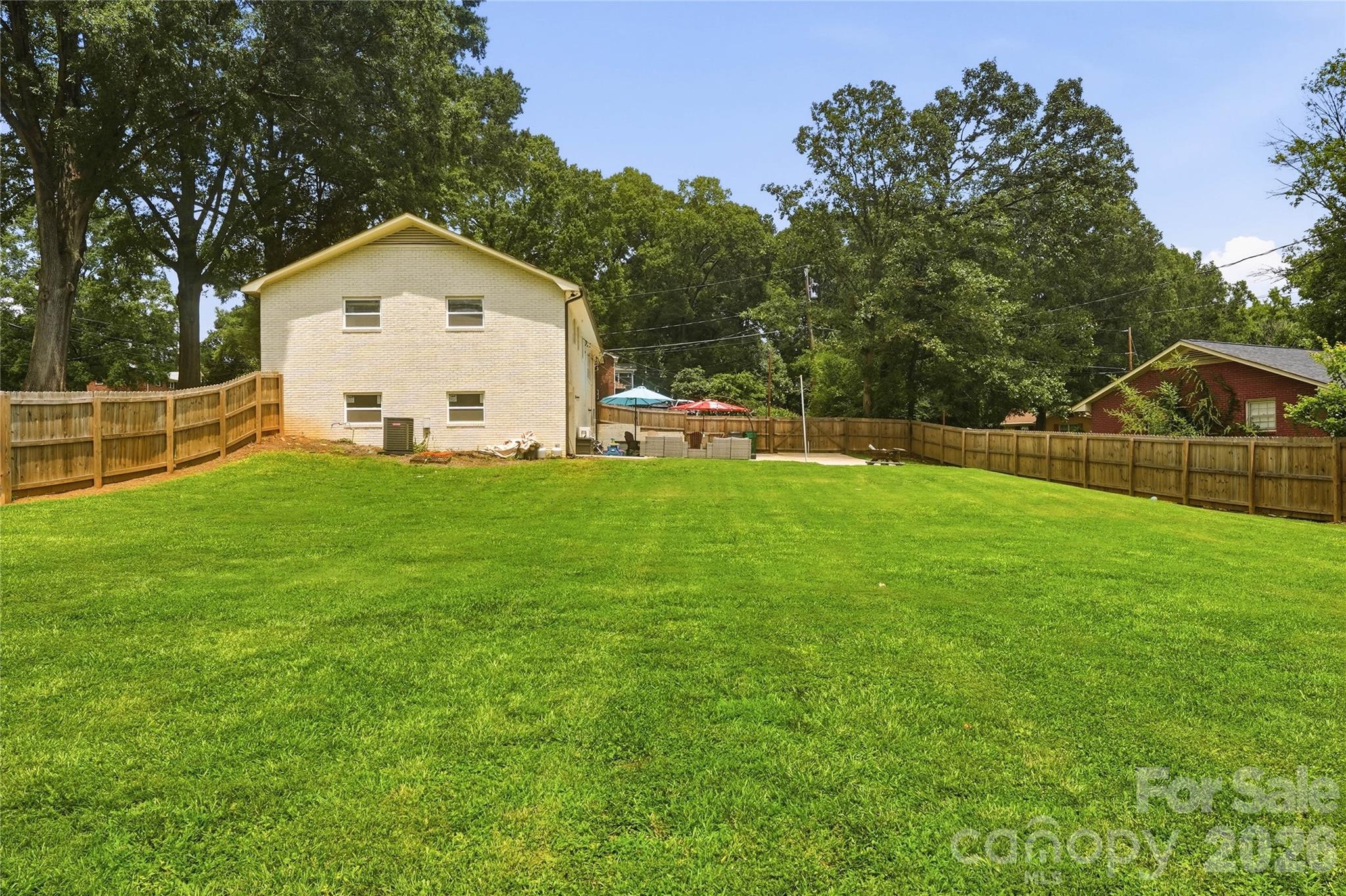 1301 Manchester Lane — Charlotte