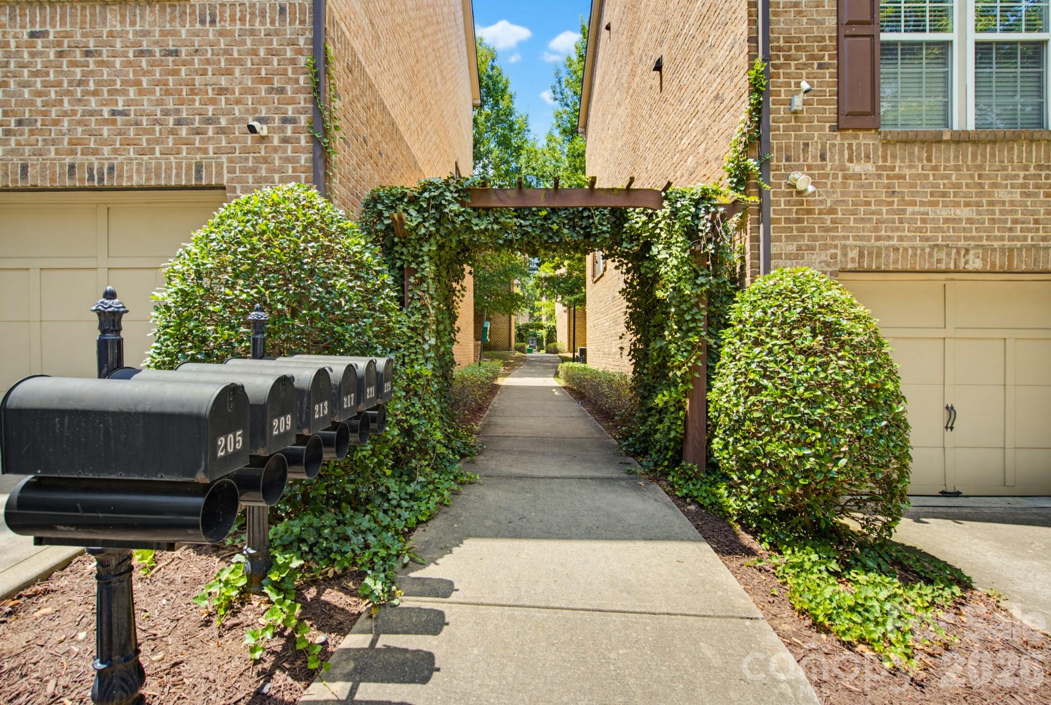 225 Lincoln Street — Charlotte