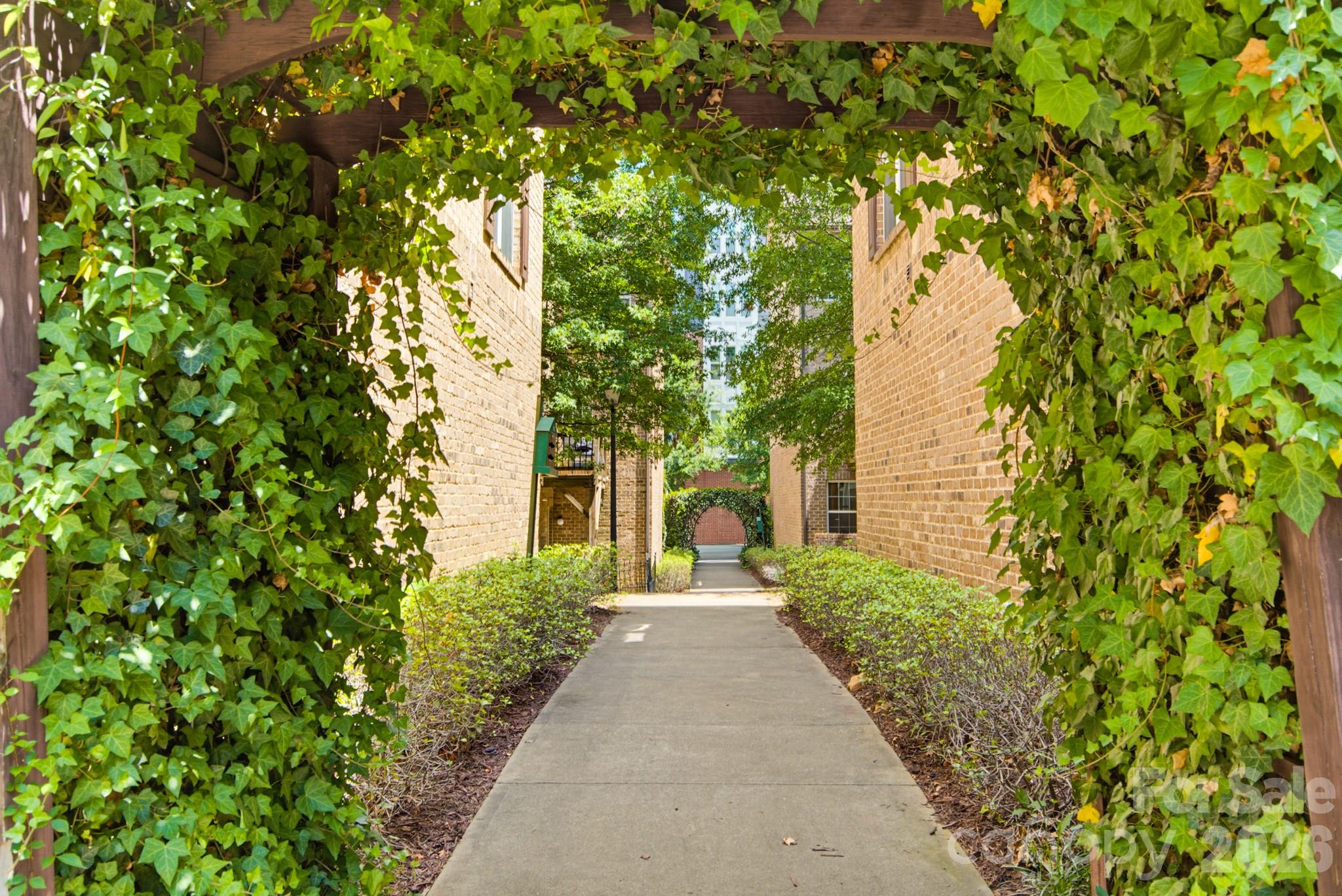 225 Lincoln Street — Charlotte