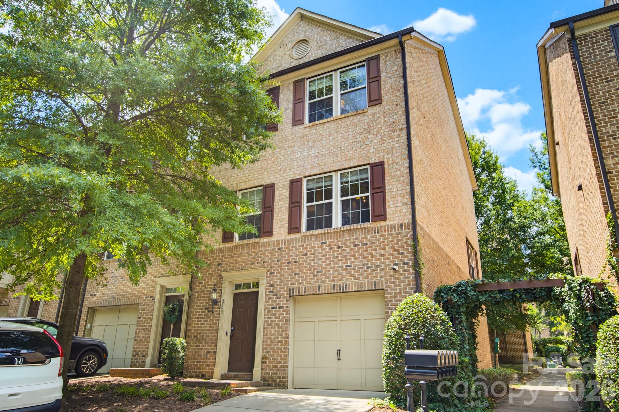 225 Lincoln Street — Charlotte